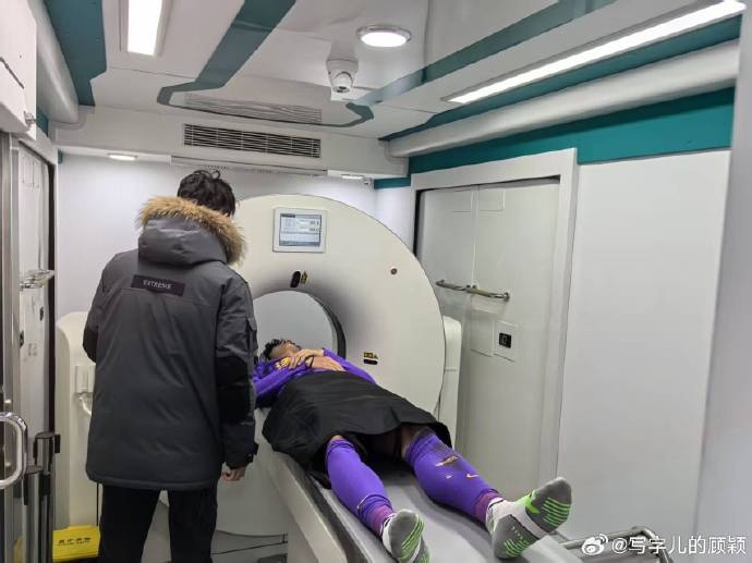 記者：謝維軍初步檢查無(wú)大礙，后續(xù)兩天還要注意觀察