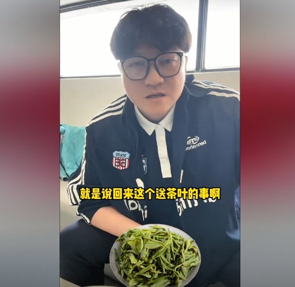 趙鵬：不太清楚賈秀全要球員買茶葉的段子，但這在現(xiàn)實中也正常