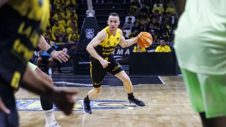 NBA初代老六，42歲進(jìn)入生涯巔峰？！