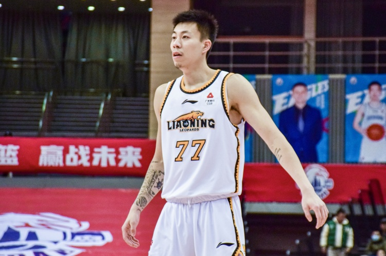 還得再調(diào)整！張鎮(zhèn)麟復(fù)出8中1拿到2分8助出現(xiàn)6失誤 正負(fù)值-34最低