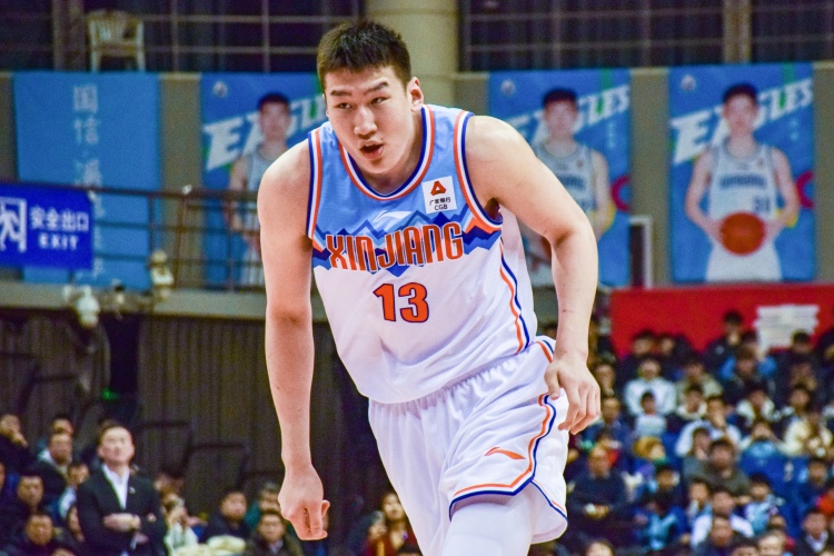 慘當(dāng)徐杰背景板！李炎哲9中2得到12分5板1助 罰球10中8