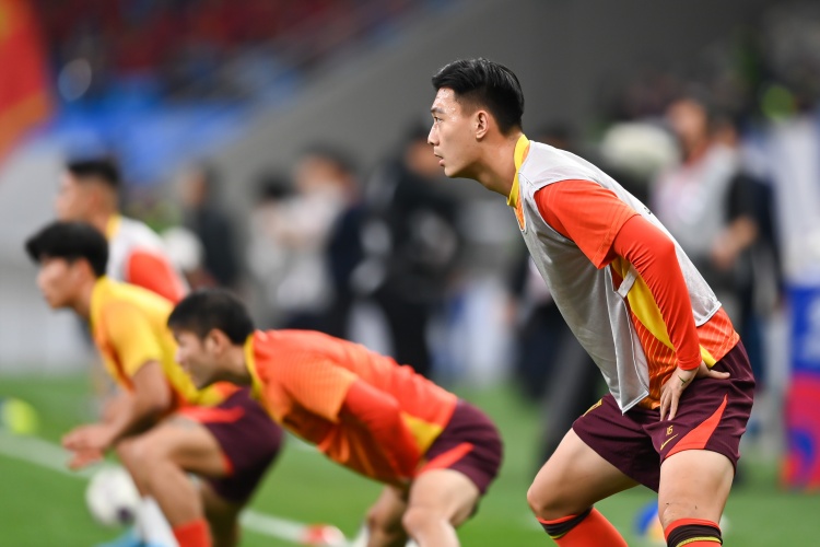 足球報：張玉寧、蔣圣龍均有不同程度傷病，伊萬未讓在熱身賽出場