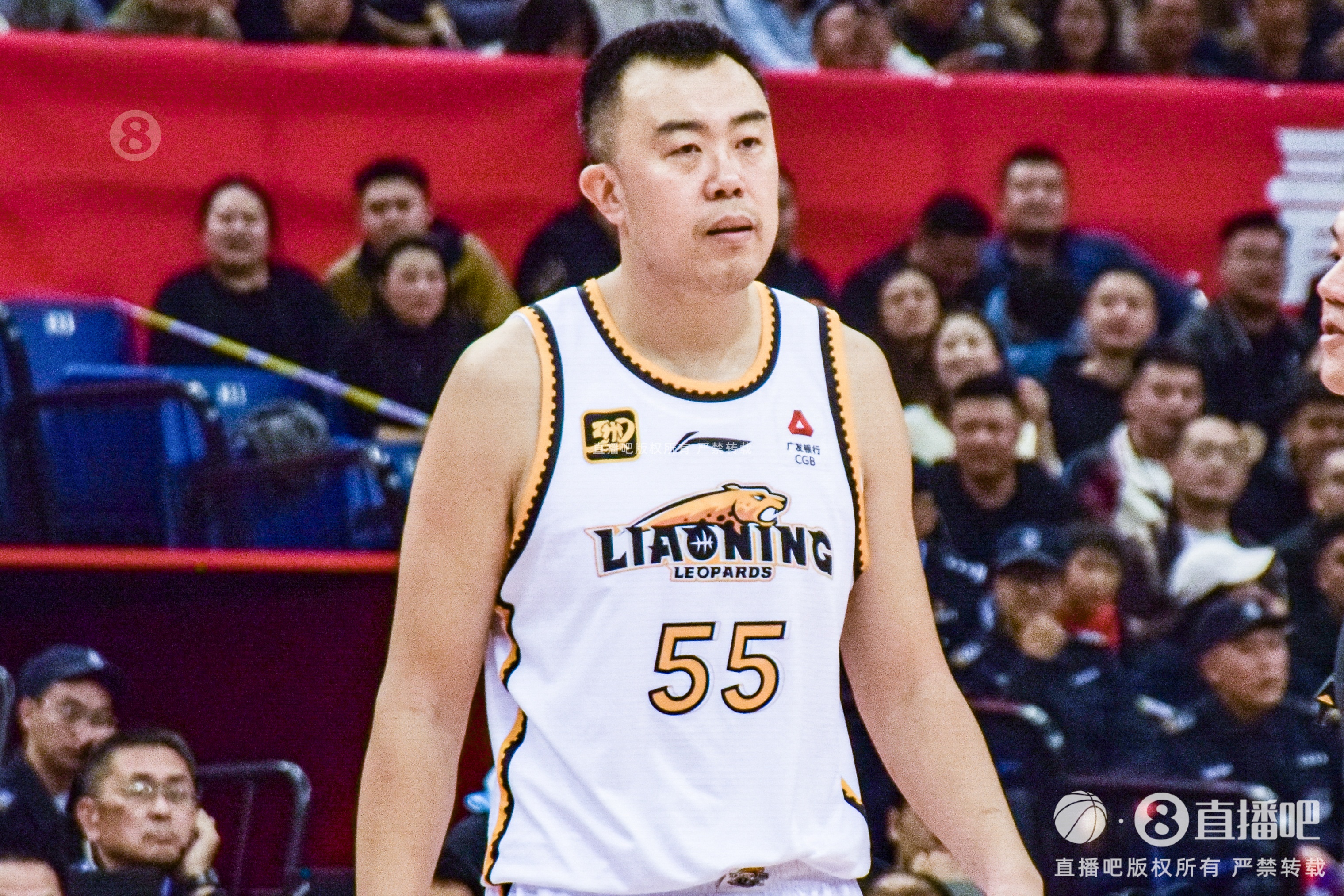 油箱滿滿的！韓德君上半場5投全中得到10分3板2助1斷