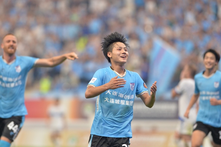 19歲國青小將毛偉杰進(jìn)入大連英博戰(zhàn)泰山首發(fā)，將迎中超首秀