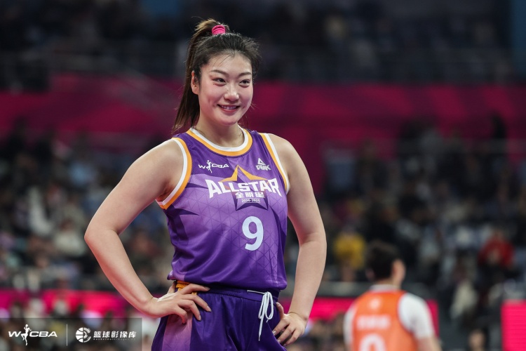 出手18次全場最多！李夢登場20分鐘 18中10得到20分3籃板